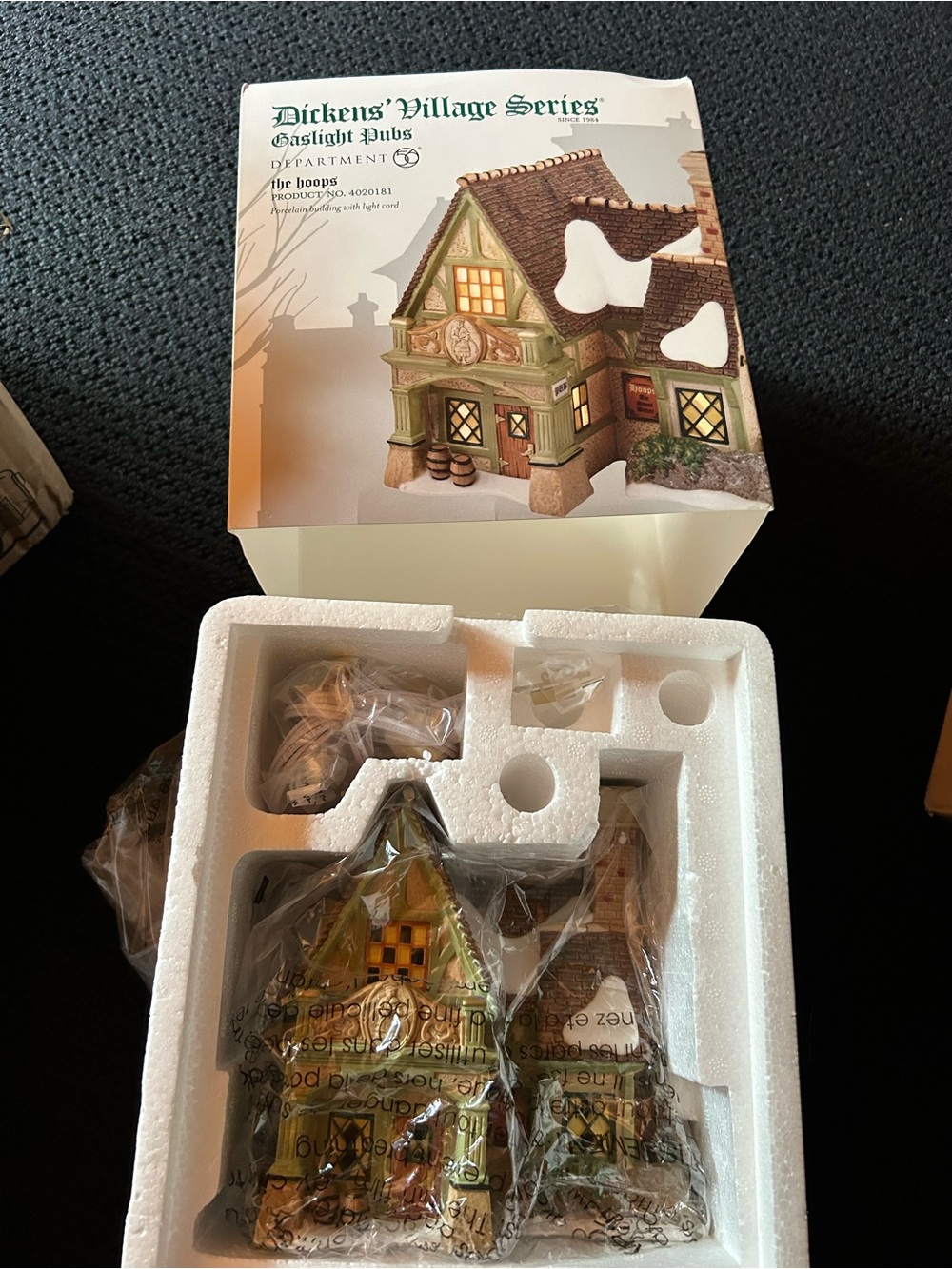 Department 56 Dickens Gaslight Pubs " The Hoops Lighted Pub Figurine